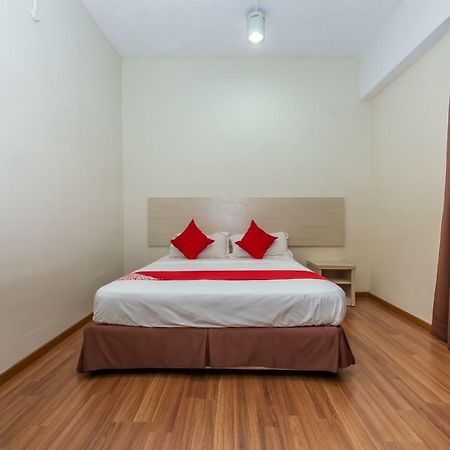 Hotel Oyo 1158 906 Airport Melaka Zewnętrze zdjęcie