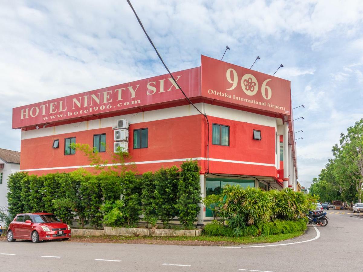 Hotel Oyo 1158 906 Airport Melaka Zewnętrze zdjęcie