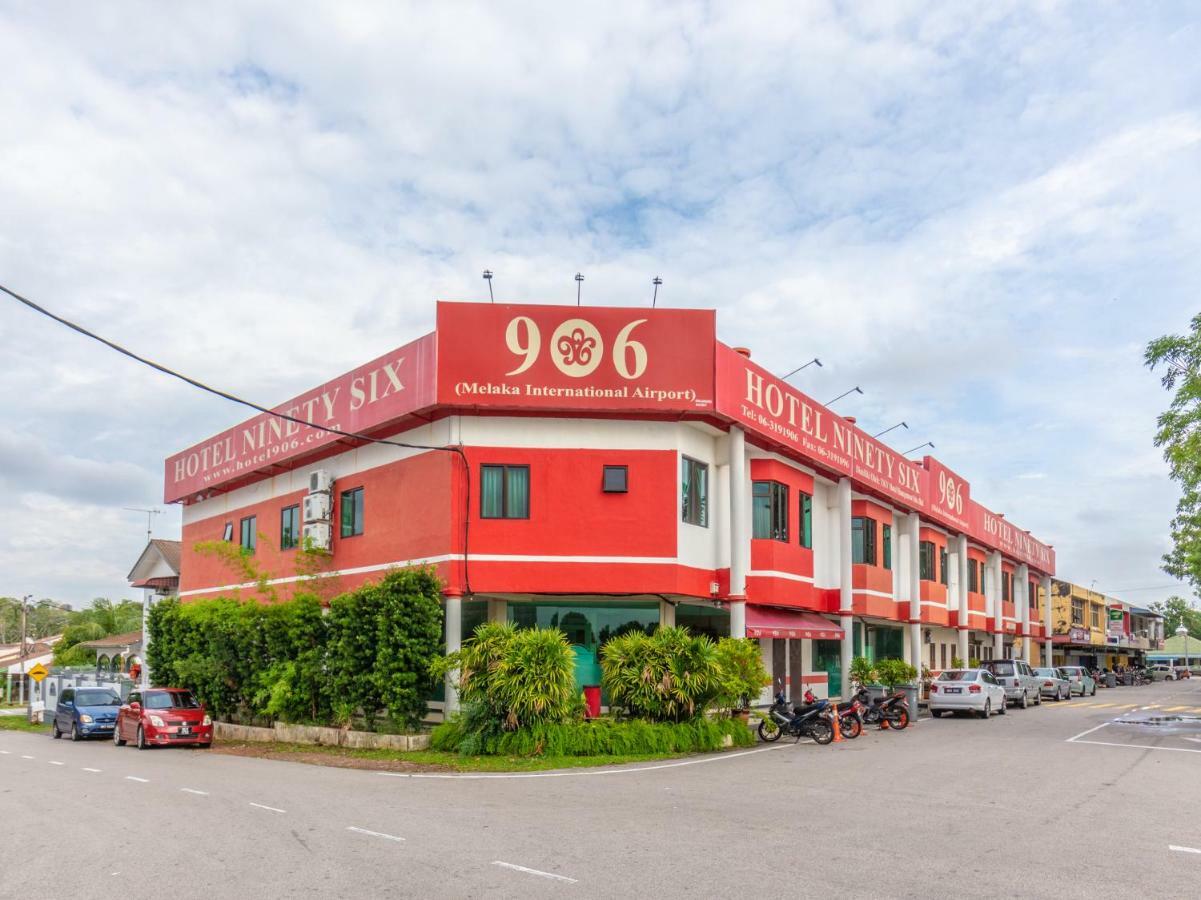 Hotel Oyo 1158 906 Airport Melaka Zewnętrze zdjęcie